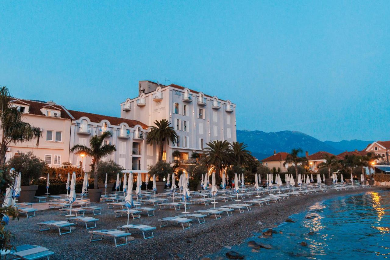 Hotel Palma Tivat Bagian luar foto